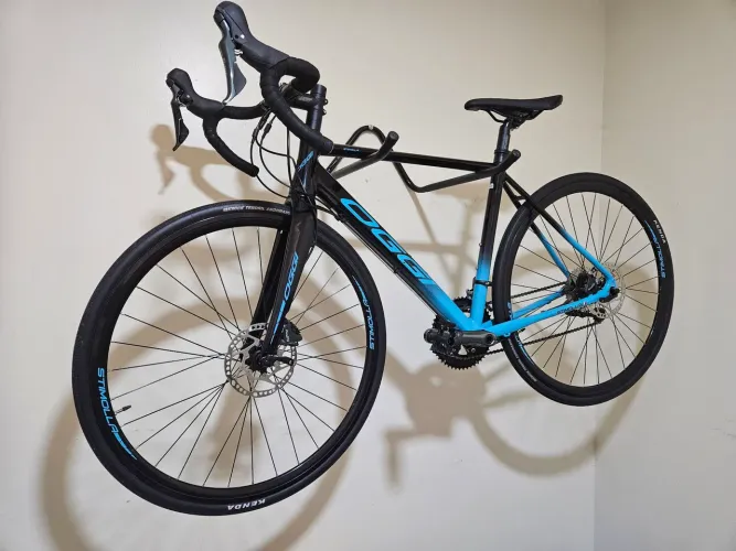 Bicicleta Speed OGGI Stimola Disc 20V Quadro 50