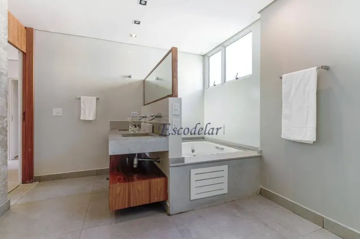 Casa Av.Brasil 4 quartos-400ms 2 vagas