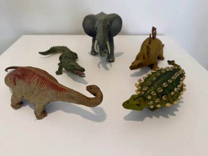 Kit 5 Animais e Dinossauros Realistas - Elefante e Crocodilo