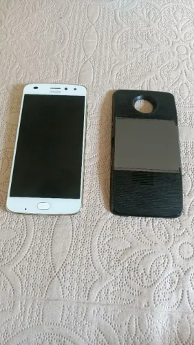 Moto Z play 2 com projetor