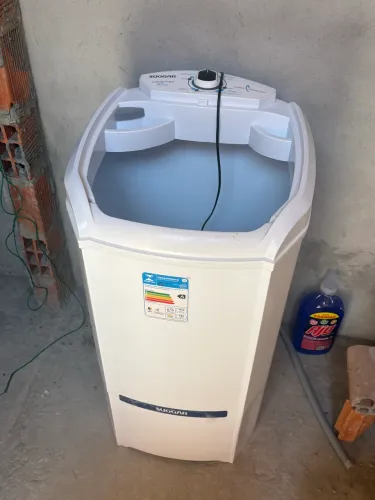 Tanquinho 10kg, marca suggar.