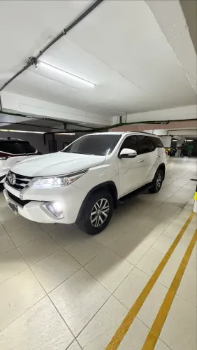 Toyota Hilux SW4 SR 4X2 2.7/ 2.7 Flex 16V Aut. 2017