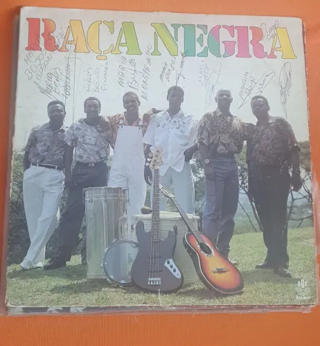 Vinil Raça Negra assinado