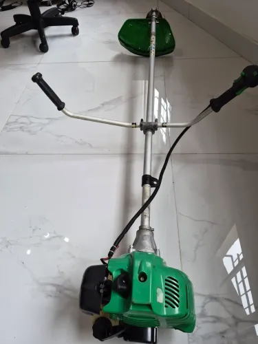 Roçadeira semiprofissional Trapp RTX-52 (52 cc e 2 HP)