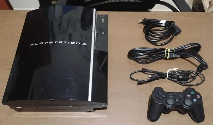 ? PLAYSTATION 3 FAT DESBLOQ. H.E.N 320GB - R$690