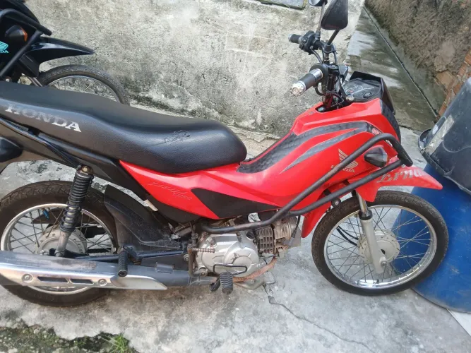Vendo pop110i ano 16/17 tudo certo, selada até 08/26