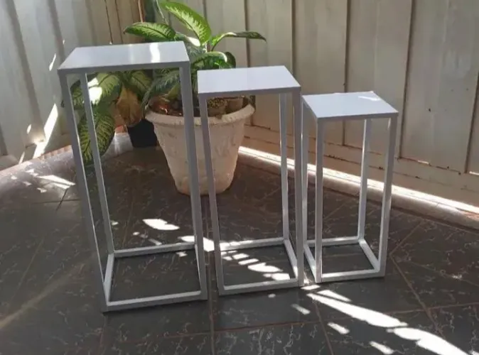 TRIO DE SUPORTES DECORATIVOS