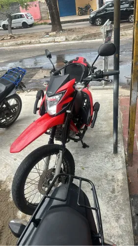 Vendo moto de precedência broos 160