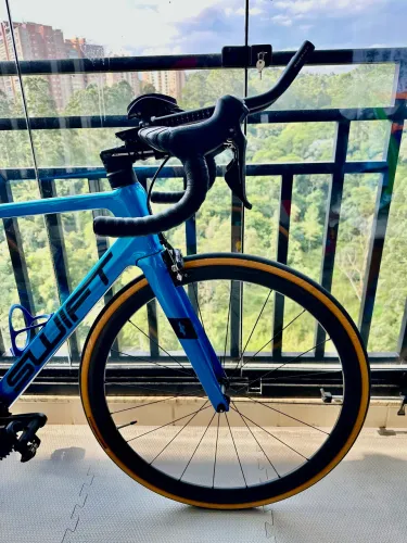 Swift Racevox Carbon 2024 Azul - Rodas Carbono Swift - Shimano 105 - Tam 54 - Impecável
