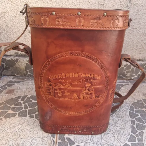 Bolsa Mateira Artesanal Em Couro Rígido