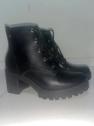 Bota de Salto Ramarim - Seminova 