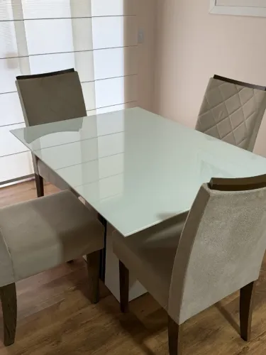 Mesa de Jantar com 4 Cadeiras | Vidro | Muito Conservada