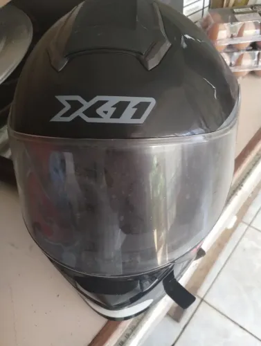 Capacete x11 bom estado m
