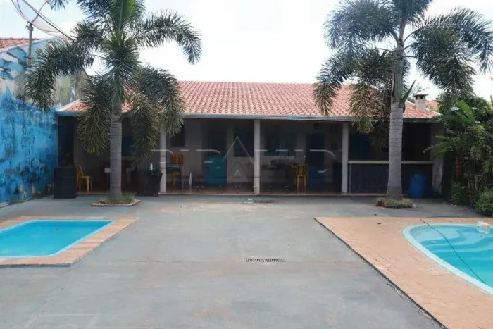 Casa padrão, no Bairro Jardim Cândido Portinari, Zona Leste de Ribeirão Preto;