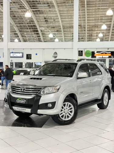 Toyota Hilux SW4 SRV D4-d 4X4 3.0 TDI Dies. AUT 2013