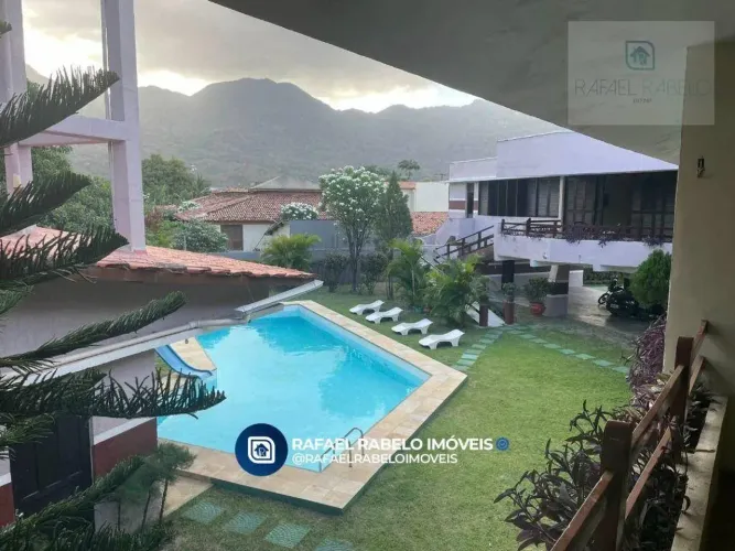 Casa duplex com 03 suítes em Maranguape.