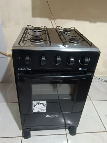 Fogão acendimento manual (Está sem a tampa de vidro)