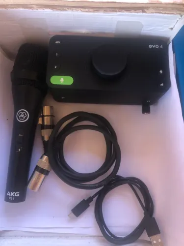 VENDO INTERFACE EVO4 FONE AKG Microfone AKG .
