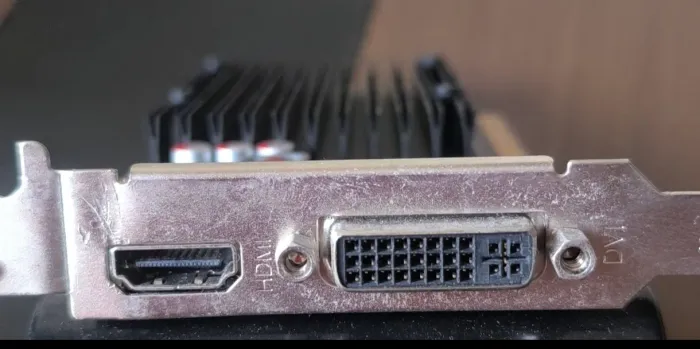 Placa de vídeo EVGA GeForce GT 610 1GB DDR3