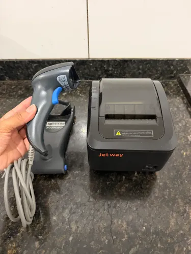 Impressora térmica e leitor de codigos de barras
