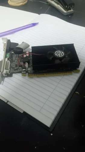 Placa de Vídeo GeForce GT 210 1GB DDR3 (Funcionando)
