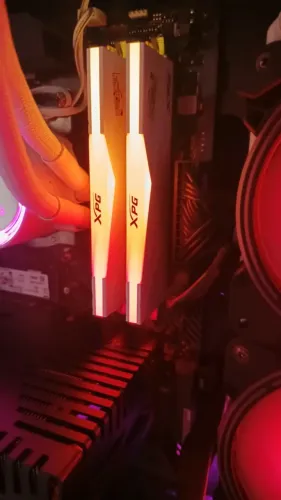 Memória RAM XPG Spectrix D50 RGB 32GB DDR4 3600MHz