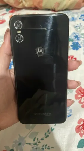 CELULAR MOTO ONE
