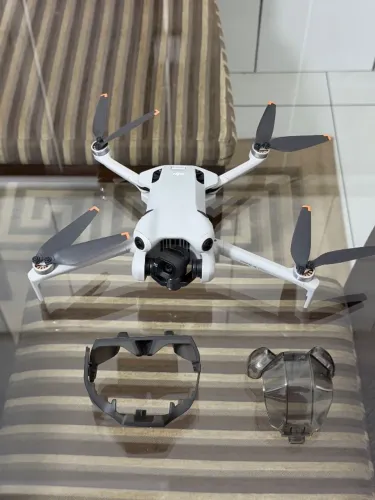 SOMENTE O DRONE DJI MINI 4 PRO
