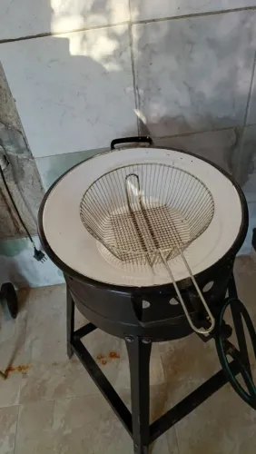 Fritadeira a gás semi nova