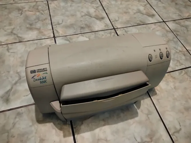 Impressora jato de tinta HP DeskJet 930C no estado
