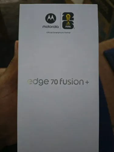Vendo Motorola Edge 70 fusion plus 12/256gb completo com nota fiscal e garantia de 1 ano
