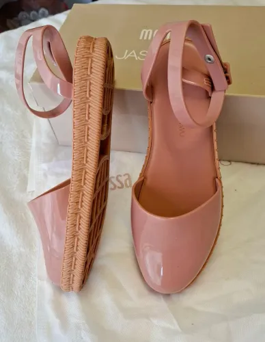 melissa + JASON WU - Número 37<br>Número 37