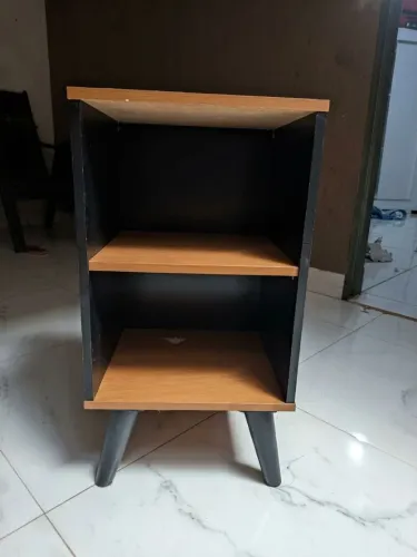 Mesa de cabeceira criado