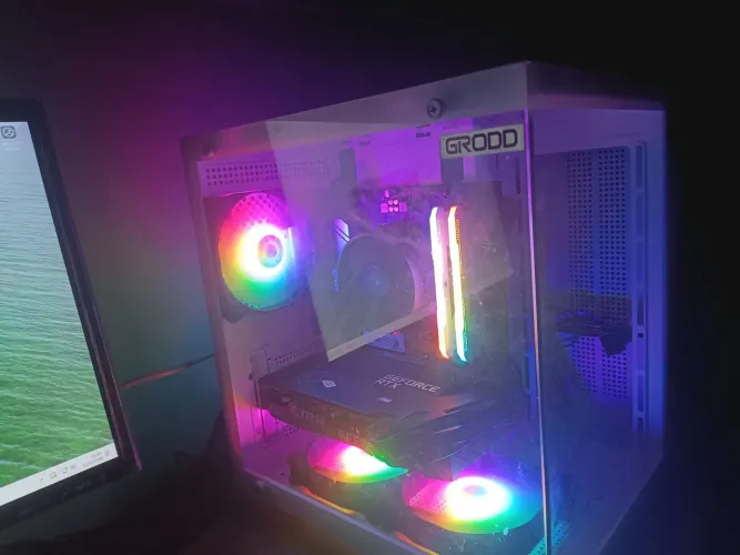 Pc gamer ryzen 5 5600, 16GB RAM, RTX Geforce 3060 12GB.