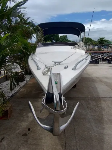 Lancha Magnum 23 Pés Motor Suzuki 140HP 4 Tempos