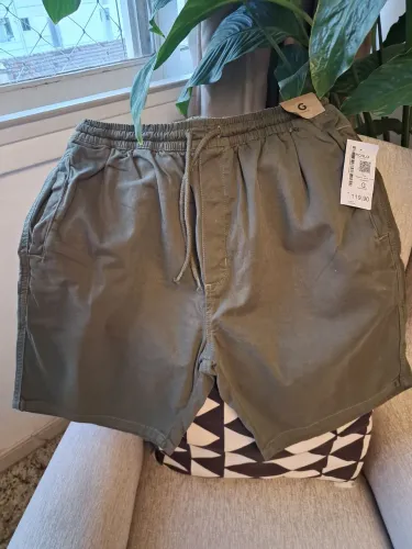 Bermuda masculina Pool verde militar, tamanho G, com etiqueta, nova!
