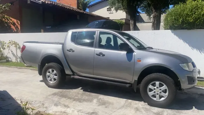 Mitsubishi L200 Triton XB 3.2 CD TB Int.diesel Mec. 2012