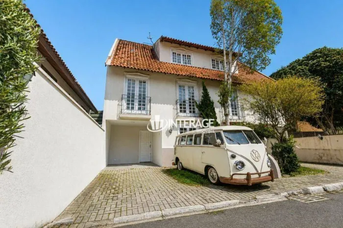 Sobrado com 3 dormitórios para alugar, 120 m² por R$ 3.787,00/mês - Santa Felicidade - Cur