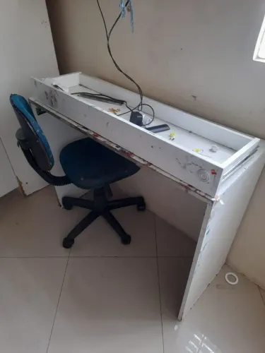 PARA DOAR Escrivaninha e cadeira