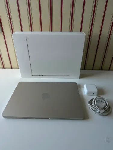 Mac Air prata chip da Apple M2 8gb de RAM SSD 256gb