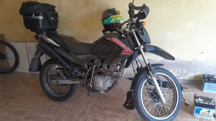 Vendo moto Honda BROS NXR 150 cilindrada!