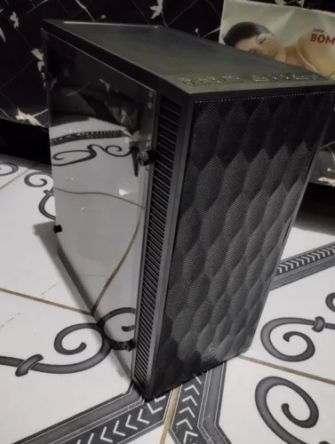 Gabinete TGT mid tower