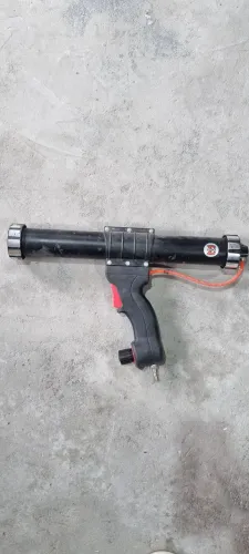 Aplicador de silicone pneumático