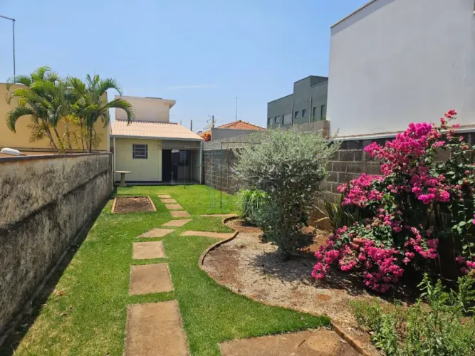 Casa sobrado de 215m² com 02 quartos à venda