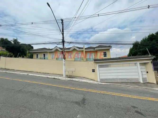Sobrado em Condomínio Fechado na Vila Irmãos Arnoni Reformado, Mobiliado e com Energia So