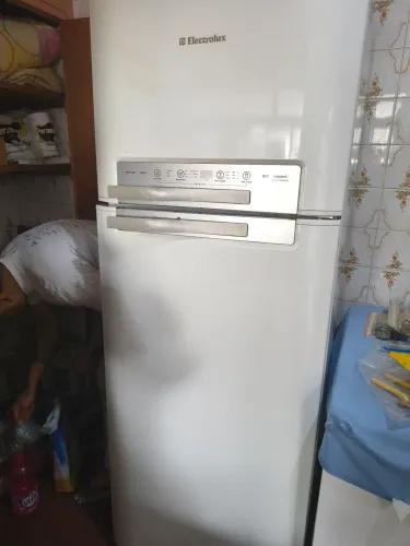 VENDO GELADEIRA COM PROBLEMA NA PLACA