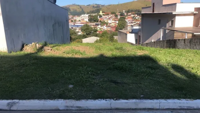 terreno 300 m2 no condomínio na cidade de Piracaia sp