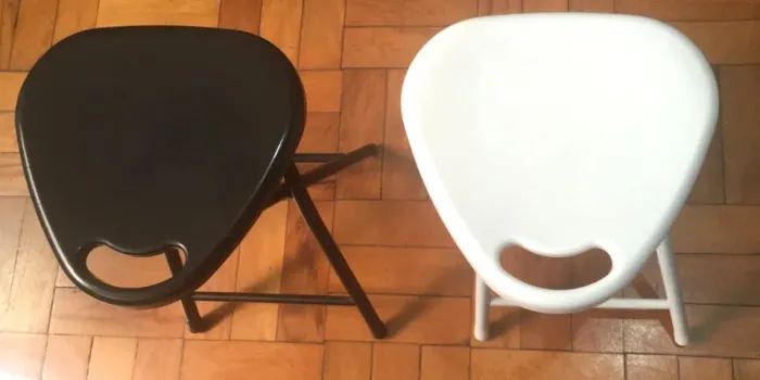 Par de Banquetas Altas Preta e Branca - R$ 100 (Valor Negociável)