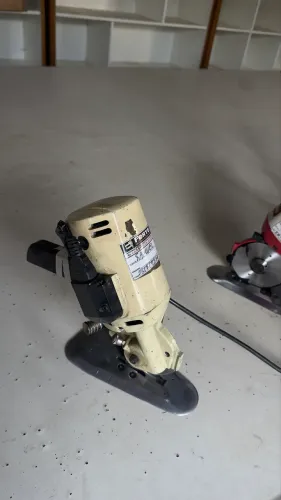 Máquina de cortar tecido de disco