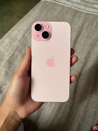 iPhone 15, bateria nova 100%, ótimo estado, sem marcas de uso